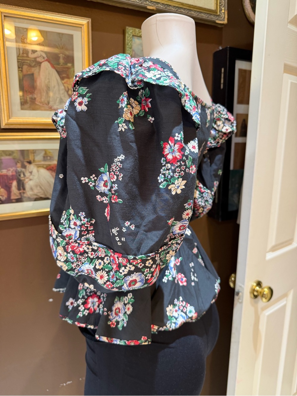 HUNTER BELL Black Floral Puff-Sleeve Peplum Top FLAWED - Picture 3 of 9